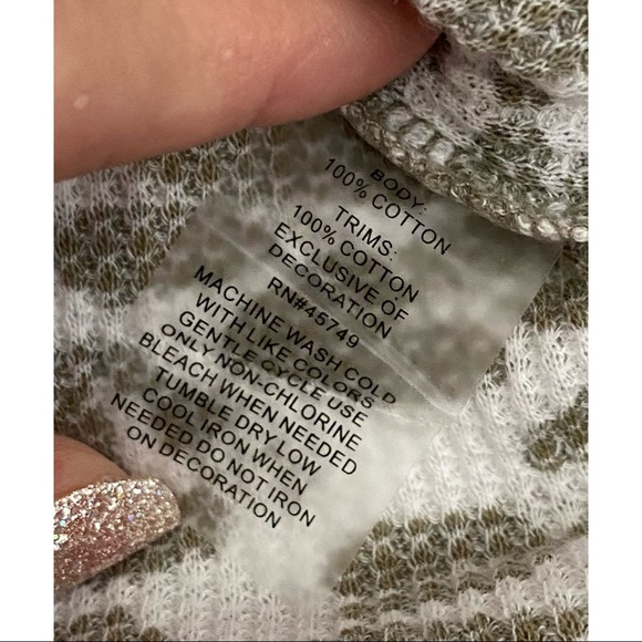 Oleg Cassini Sport Leopard Print Thermal Waffle Knit Top, Size Small - Picture 9 of 10